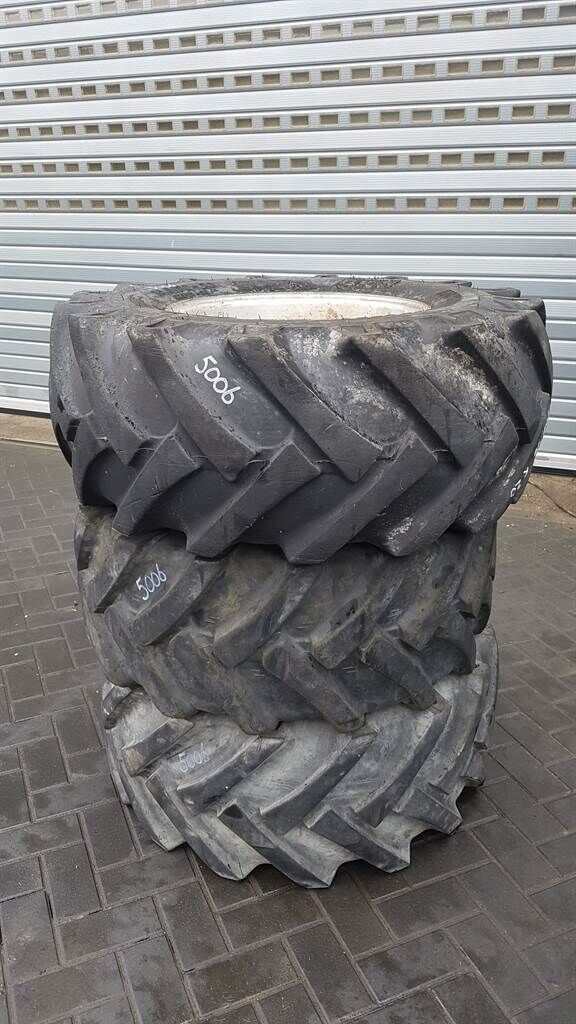 BKT 405/70-20 (16/70-20) - Tyre/Reifen/Band kerék
