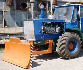 új HTZ Бульдозерное оборудование (отвал, лопата) на тракторах ХТЗ 150К tolólap